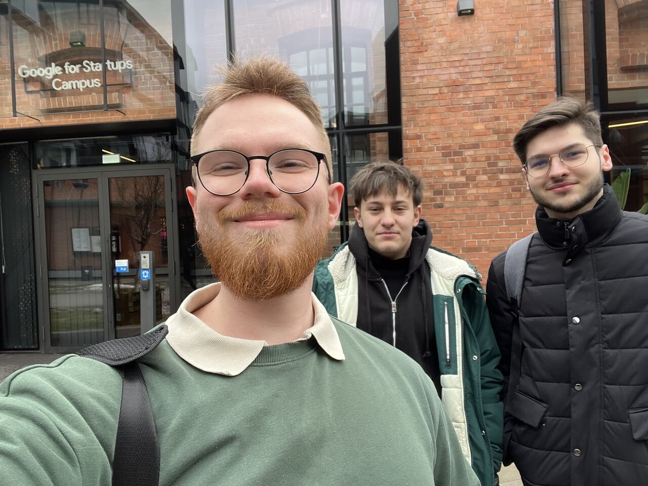 Kuba, Maks i Hubert - zespół Zentry przed Google for Startups Campus